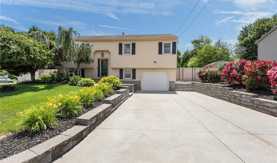 2 Dogwood Dr, Cranston, RI 02921 - 3 Beds, 2 Bath