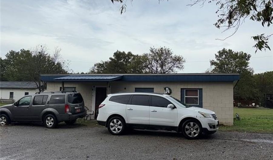 527 SW 2nd St, Adair, OK 74330 - 2 Beds, 1 Bath