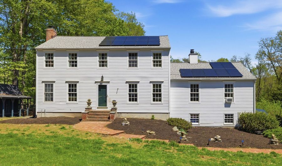 17 Wolfpits Rd, Bethel, CT 06801 - 4 Beds, 3 Bath