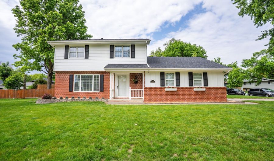 2403 Guenever Ct, Altoona, IA 50009 - 3 Beds, 3 Bath