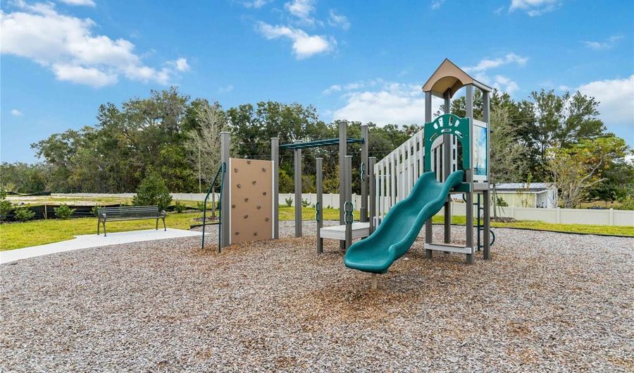 4067 MEANDERING BAY Dr, Apopka, FL 32712 - 5 Beds, 4 Bath