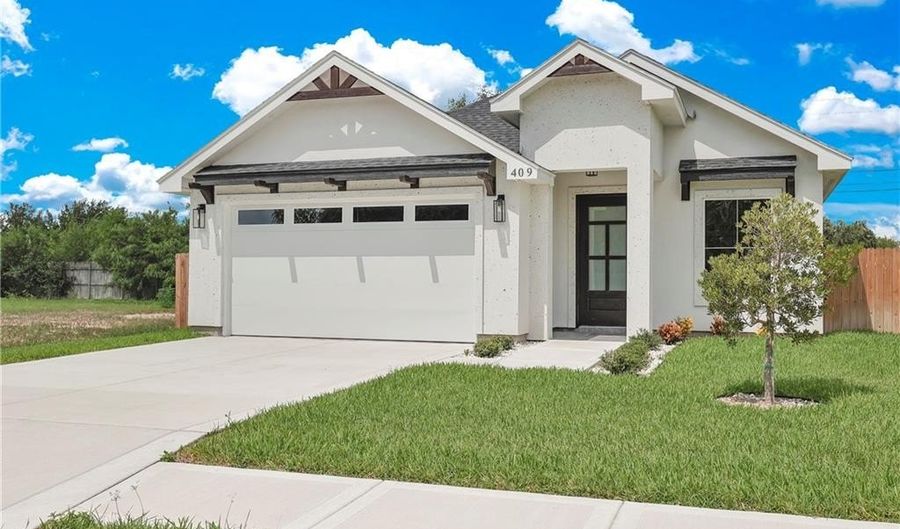 409 S 12th St, Alamo, TX 78516 - 3 Beds, 3 Bath