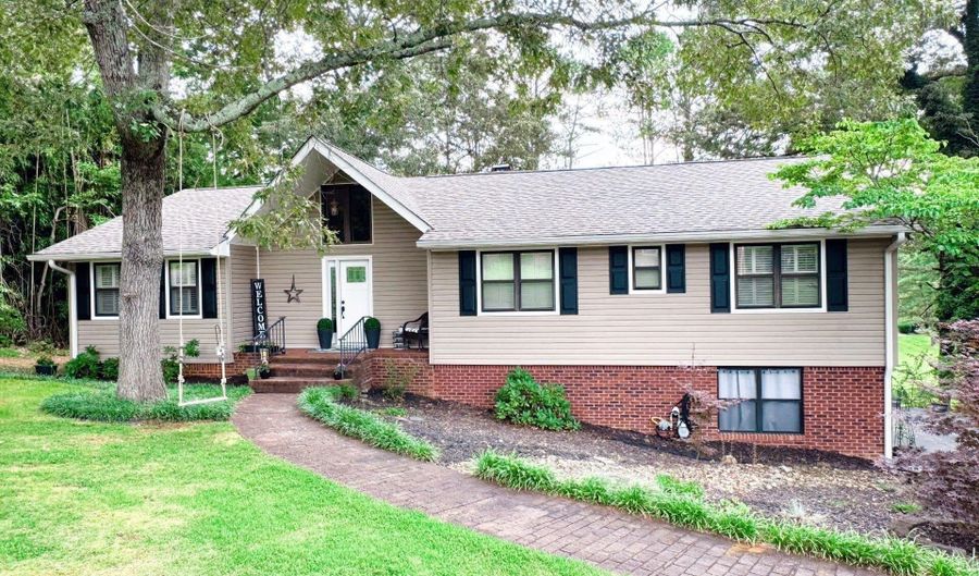 1420 Brentwood Dr, Athens, TN 37303 - 3 Beds, 4 Bath