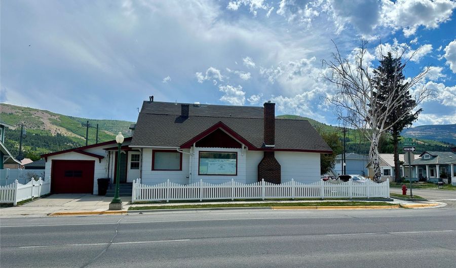101 Elm St, Anaconda, MT 59711 - 2 Beds, 1 Bath