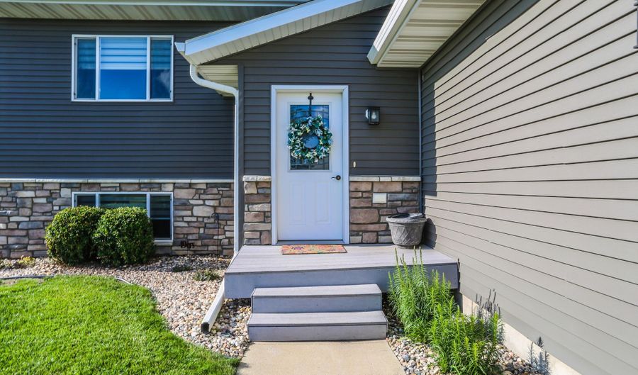 1202 SW 13th Ave, Aberdeen, SD 57401 - 4 Beds, 2 Bath