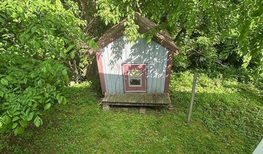4515 Wolf Creek Rd, Battletown, KY 40108 - 3 Beds, 1 Bath