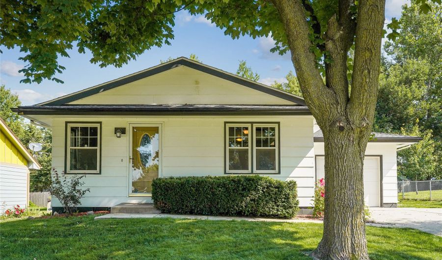 507 4th St NW, Altoona, IA 50009 - 3 Beds, 1 Bath