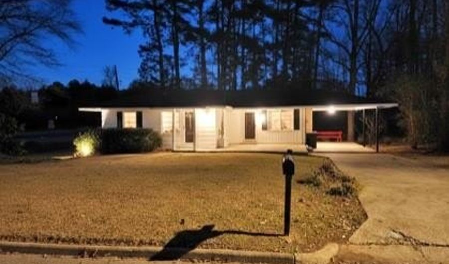 721 WOODLAND Rd, Alexander City, AL 35010 - 4 Beds, 3 Bath