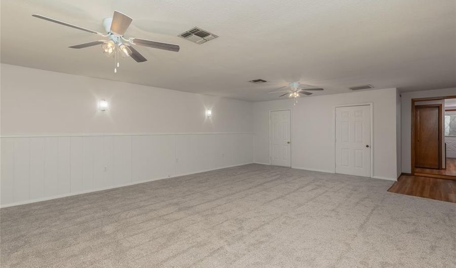 4525 Midway Rd, Weatherford, TX 76085 - 3 Beds, 2 Bath