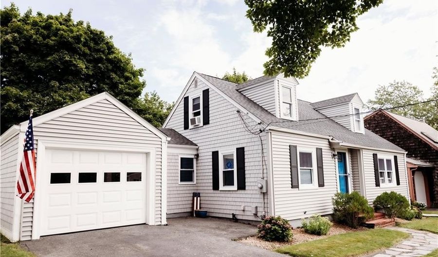 19 Bliven Ave, Bristol, RI 02809 - 3 Beds, 1 Bath