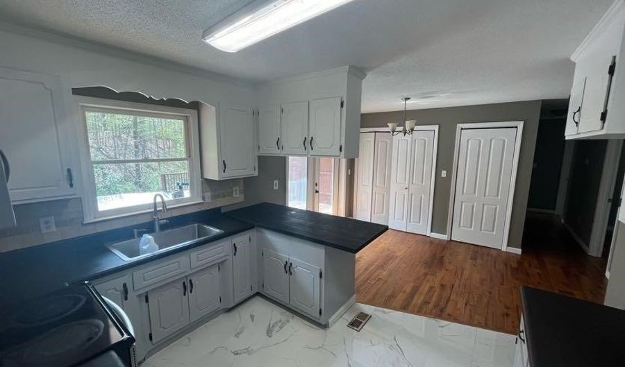 311 Coach Hill Dr, Gaffney, SC 29340 - 3 Beds, 1 Bath