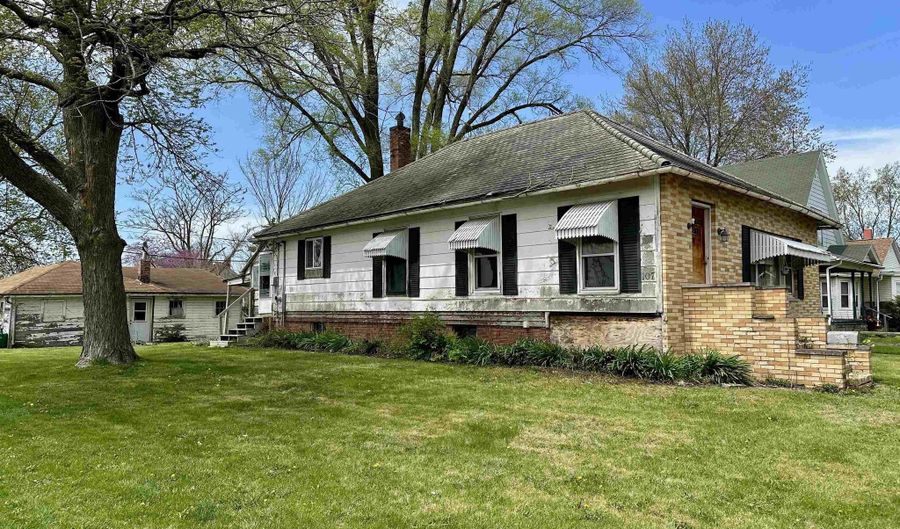 107 S Ohio Ave, Abingdon, IL 61410 - 2 Beds, 1 Bath
