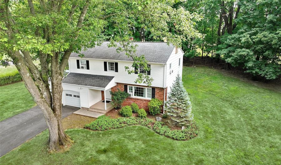 12 Provost Dr, Airmont, NY 10901 - 4 Beds, 3 Bath