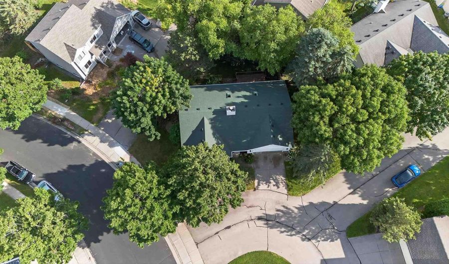 754 Sky Ridge Dr, Madison, WI 53719 - 3 Beds, 2 Bath