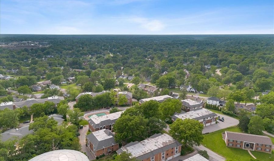 910 Claytonbrook Dr 1, Ballwin, MO 63011 - 2 Beds, 2 Bath