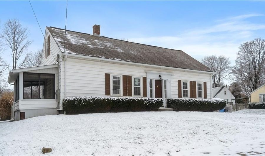 3200 Mendon Rd, Cumberland, RI 02864 - 3 Beds, 2 Bath