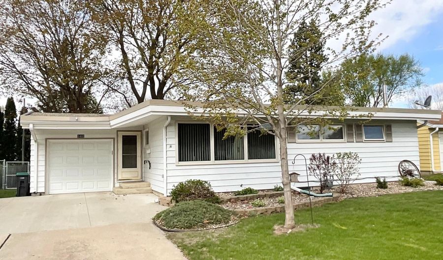 1405 5th St NW, Austin, MN 55912 - 3 Beds, 2 Bath