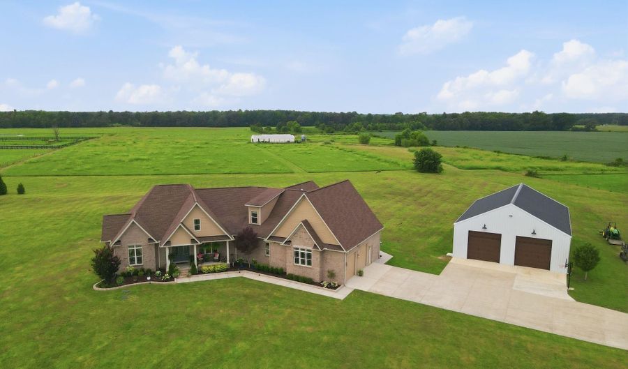 13516 Pulaski Pike, Ardmore, AL 35739 - 4 Beds, 4 Bath