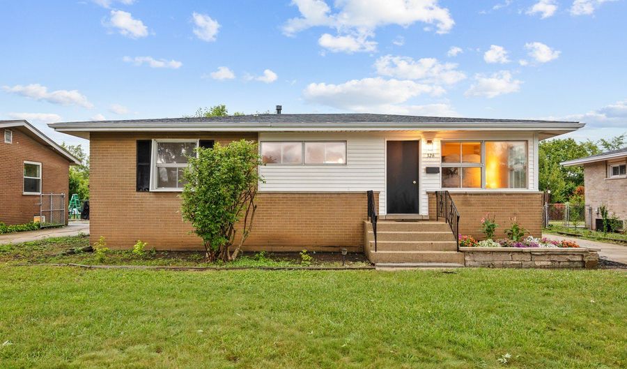 326 E Alden Dr, Addison, IL 60101 - 3 Beds, 2 Bath