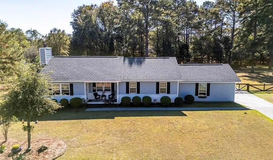 4506 Chateau Dr, Albany, GA 31721 - 3 Beds, 2 Bath