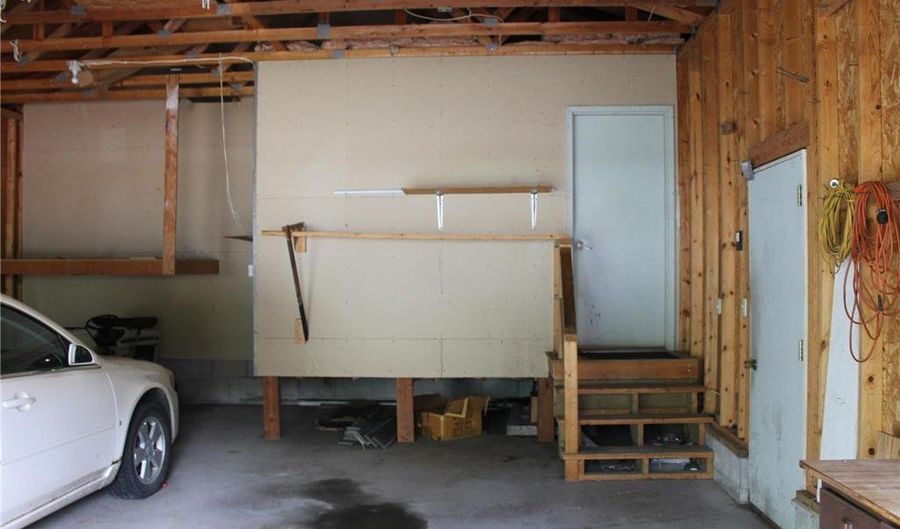 1105 Jefferson St, Alexandria, MN 56308 - 3 Beds, 3 Bath