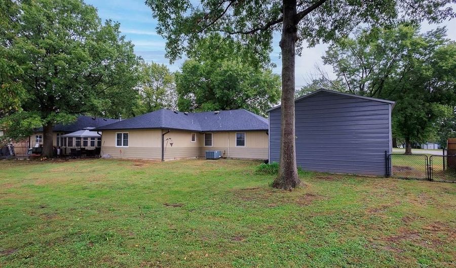 5 Autumn Rd, Arkansas City, KS 67005 - 4 Beds, 3 Bath