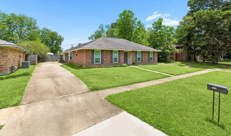 1614 Brookhollow Dr, Baton Rouge, LA 70810 - 3 Beds, 2 Bath