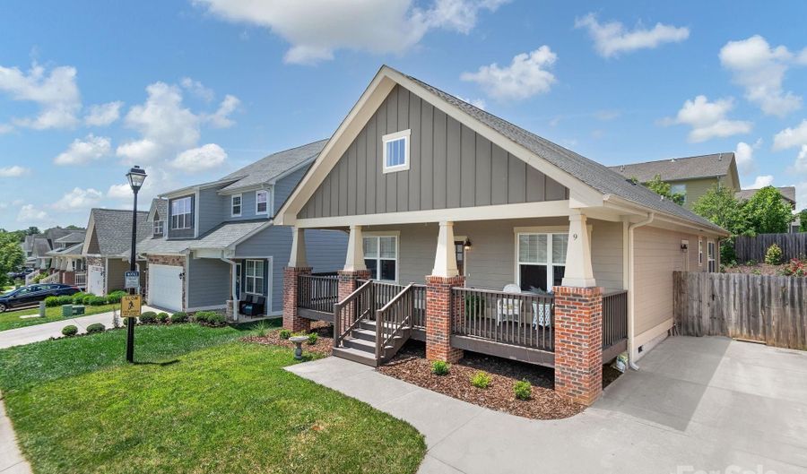 9 Hyde Park Pl, Arden, NC 28704 - 3 Beds, 2 Bath