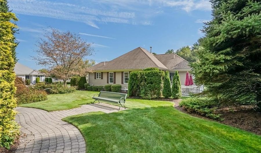1 Stephanie Dr, Coventry, RI 02816 - 2 Beds, 2 Bath