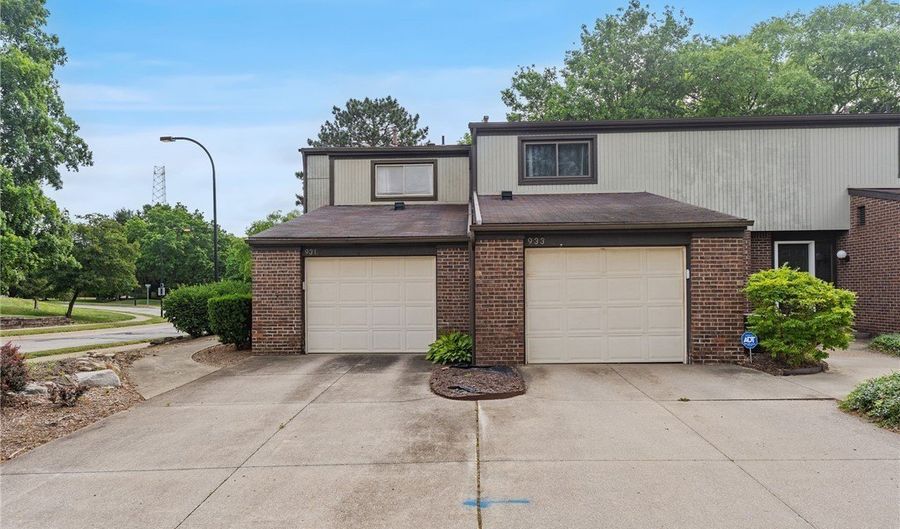 931 Trimble Dr, Akron, OH 44307 - 2 Beds, 2 Bath