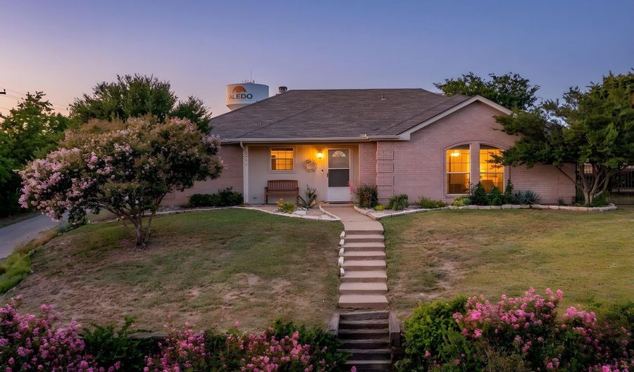 401 Hillside Dr, Aledo, TX 76008 - 4 Beds, 2 Bath