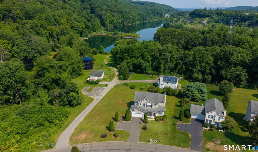 63 Meadow Brook Rd, Brookfield, CT 06804 - 4 Beds, 3 Bath