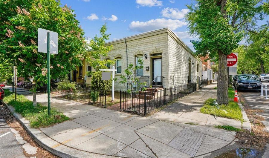 1339 C St NE, Washington, DC 20002 - 2 Beds, 2 Bath
