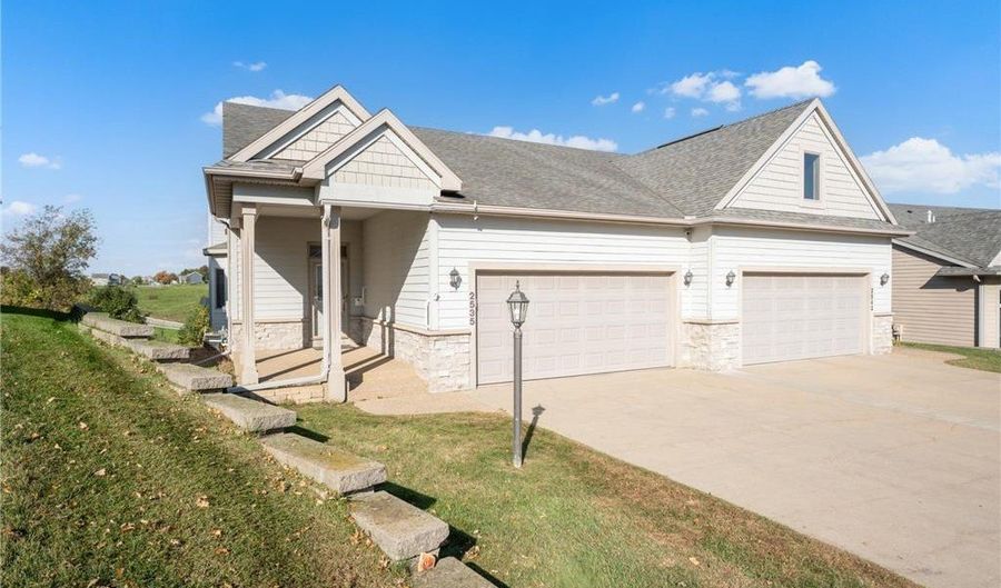 2535 Superior Ln NW, Rochester, MN 55901 - 4 Beds, 3 Bath