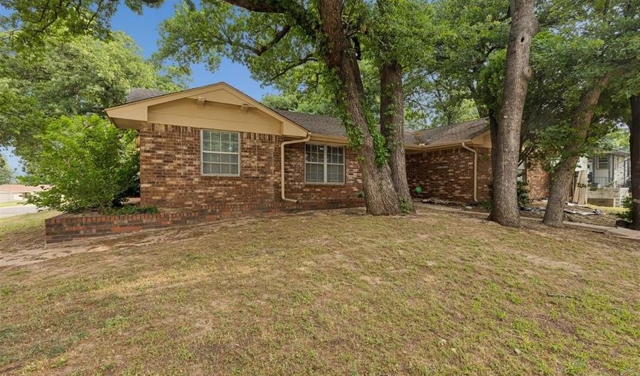 7725 NW 20th St, Bethany, OK 73008 - 4 Beds, 2 Bath