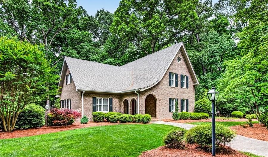 1563 Bluebird Ln, Asheboro, NC 27205 - 4 Beds, 4 Bath
