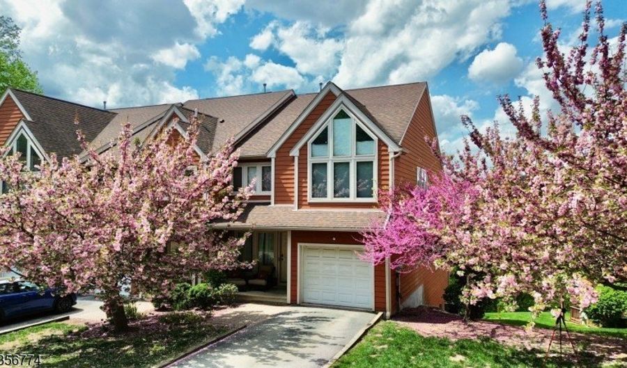 1 Wimbledon Dr 3, Alloway, NJ 07462 - 3 Beds, 3 Bath