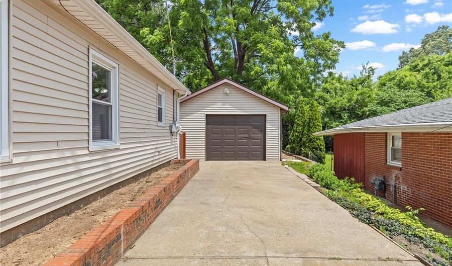 3814 Western Ave, Alton, IL 62002 - 3 Beds, 1 Bath