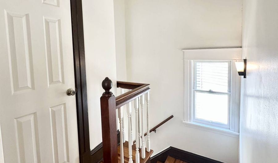 423 Hamilton St Floor 2, Albany, NY 12203 - 4 Beds, 1 Bath