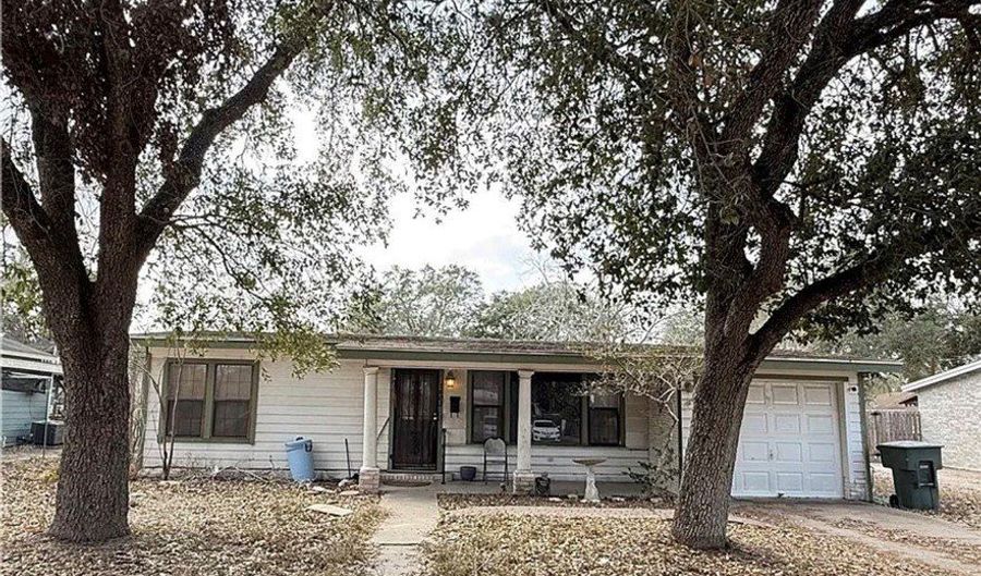 1603 Pena St, Alice, TX 78332 - 2 Beds, 1 Bath
