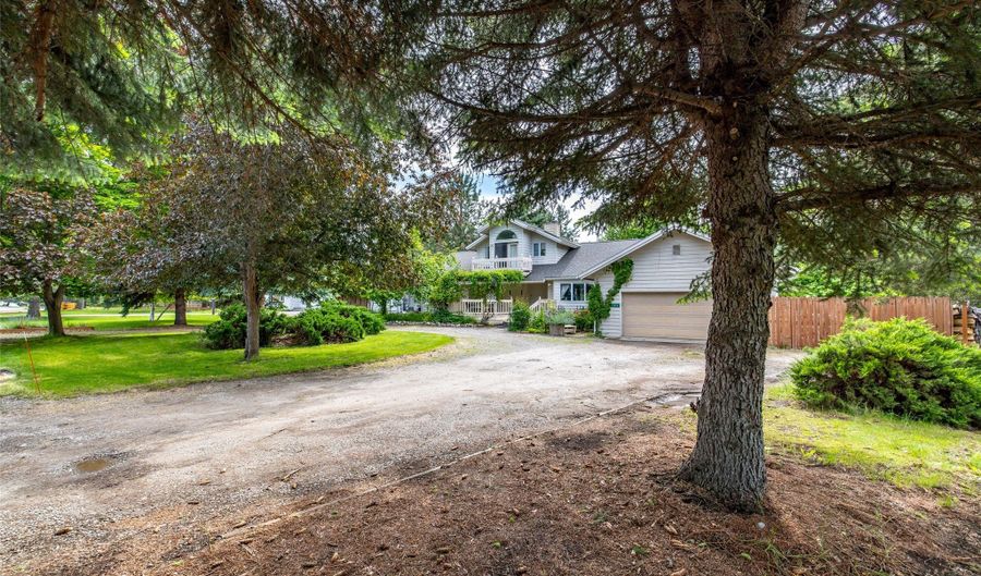 182 Crestview Dr, Bigfork, MT 59911 - 4 Beds, 3 Bath