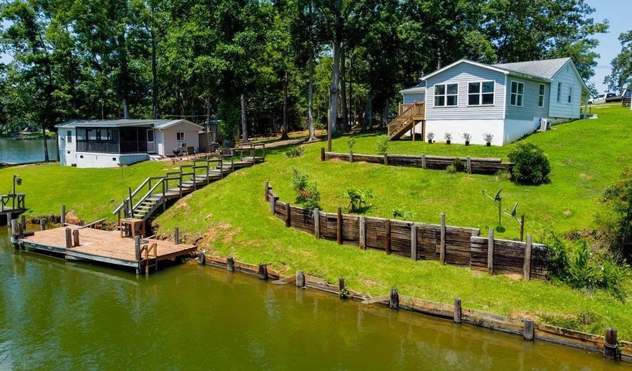 93 Parnell Rd, Abbeville, SC 29620 - 2 Beds, 2 Bath