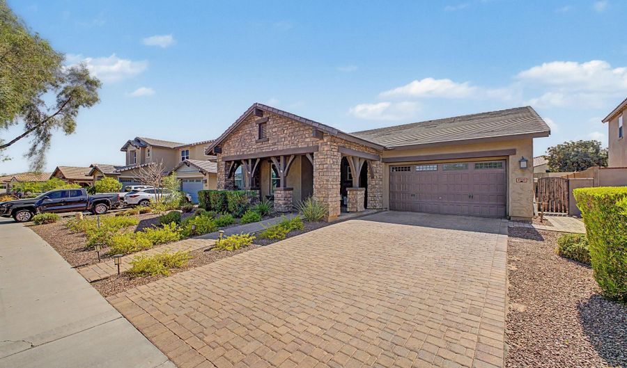 2560 N ACACIA Way, Buckeye, AZ 85396 - 4 Beds, 3 Bath