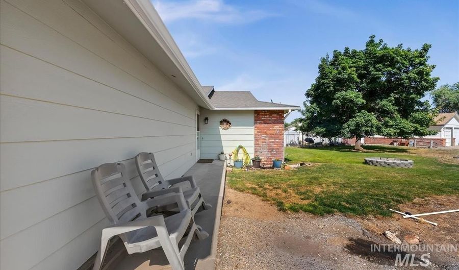10560 W Fox Ridge Dr, Boise, ID 83709 - 2 Beds, 1 Bath