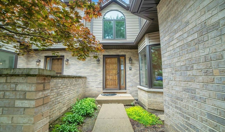 2143 N Juniper Ln, Arlington Heights, IL 60004 - 2 Beds, 3 Bath