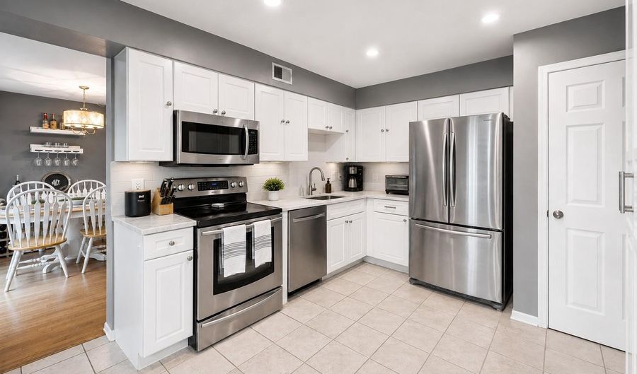 904 S MONROE St, Arlington, VA 22204 - 4 Beds, 4 Bath