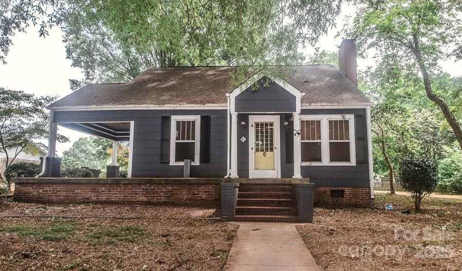 411 Jackson St, Albemarle, NC 28001 - 4 Beds, 2 Bath