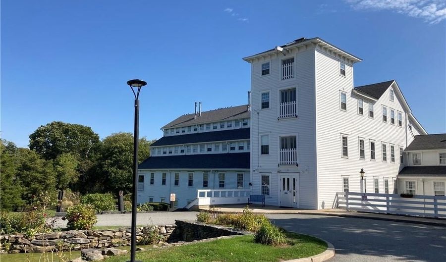 40 Web Ave 9, North Kingstown, RI 02852 - 2 Beds, 2 Bath