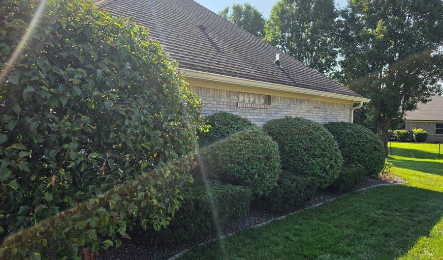 1655 Danaher St, Indianapolis, IN 46217 - 3 Beds, 3 Bath