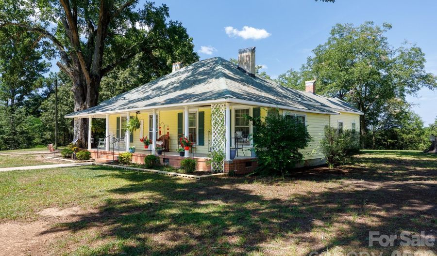 12173 Old Douglass Rd, Blackstock, SC 29014 - 3 Beds, 2 Bath